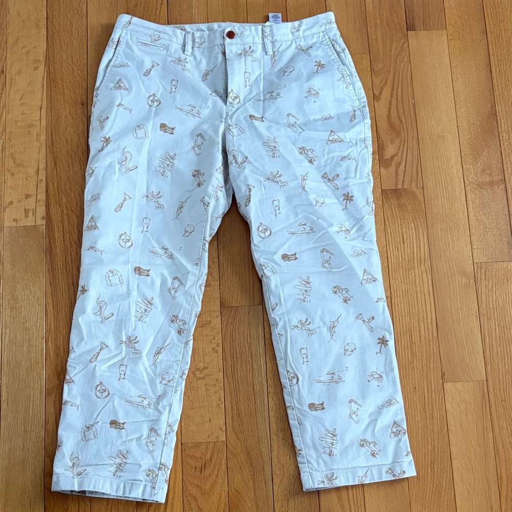 Vineyard Vines cream Graphic Chinos